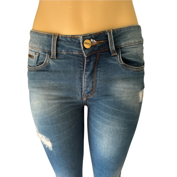 Zero Denim Ripped Jean Size 4 - Picture 2 of 13